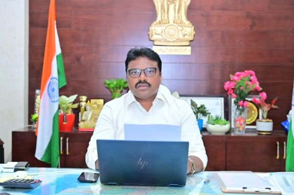 మున్సిపల్ ఎన్నికల సమగ్ర నిర్వహణ, రూట్ ఆఫీసర్ల విధులు, రవాణా మరియు ఓటింగ్ విధానంపై ప్రకాశం జిల్లా కలెక్టర్ శ్రీ పి. రాజాబాబు గారి మార్గదర్శకాలు 