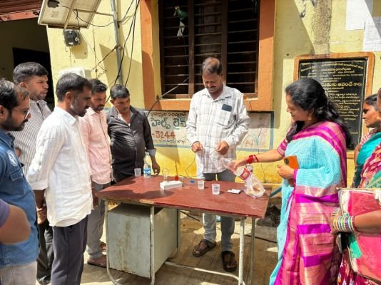 స్వచ్ఛమైన నీటిని తాగాలి.. నీటిని పొదుపుగా వినియోగించాలి: సర్పంచ్ సువర్ణ ప్రభాకర్ రెడ్డి