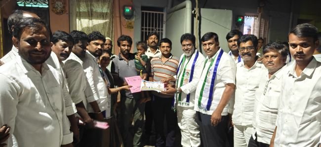 బంపర్ మెజారిటీ దిశగా వైసిపి 7వ వార్డు కౌన్సిలర్ అభ్యర్థి కృపాకర్ రెడ్డి అడుగులు