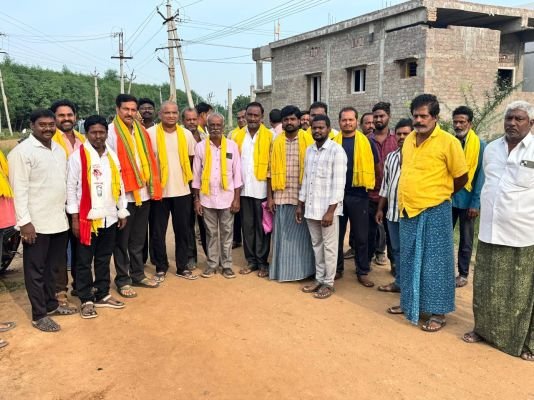 ఇంటింటి ప్రచారంలో జోరు పెంచిన తెదేపా శ్రేణులు.