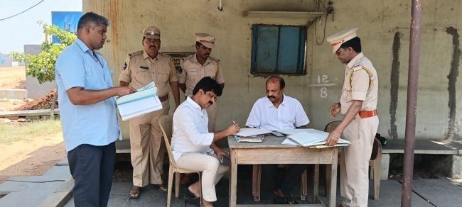 అక్రమ మద్యం రవాణాపై జిల్లా అధికారుల కొరడా!