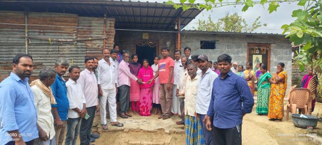 మృతుడి కుటుంబానికి కంటారెడ్డి తిరుపతి రెడ్డి గారు ఆర్థిక సాయం.