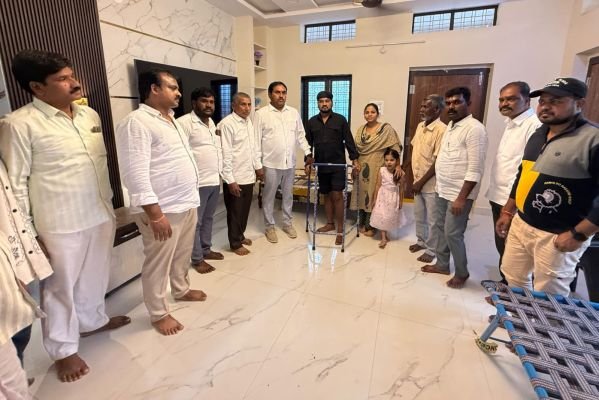 కార్యకర్తలకు అండగా ఎర్రబెల్లి దయాకర్ రావు