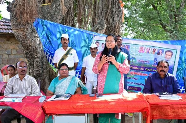 రీ సర్వే పై గ్రామ ప్రజలకు ఎలాంటి అపోహలు వద్దని జిల్లా కలెక్టర్ ప్రతిమా సింగ్ గ్రామ ప్రజలకు సూచించారు