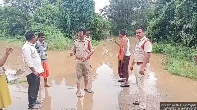 మహేంద్ర తనయ ఉద్ధృతి.. రహదారులపైకి వరద నీరు