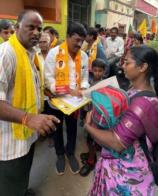 41 వ డివిజన్ ను ఆదర్శవంతంగా తీర్చిదిద్దుతాం...  కార్పొరేటర్ గా నసీమున్నీసా ను గెలిపించండి..  టీడీపీ మేయర్ అభ్యర్థి జెబీ శ్రీనివాస్ 
