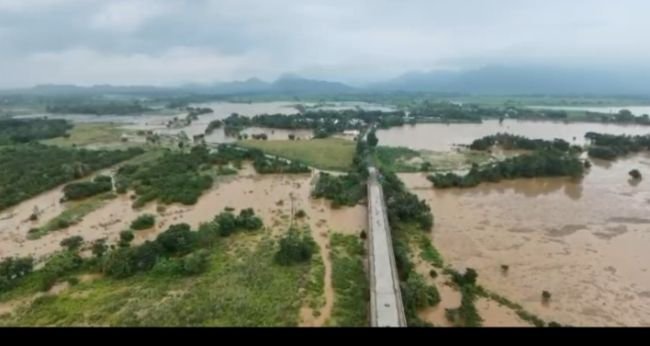 వంశధార కు భారీ వరదలు 