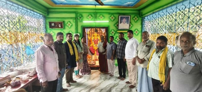 శ్రీ పోలమాంబ అమ్మవారిని దర్శించుకున్న ఎంపీ విజయ్ దంపతులు