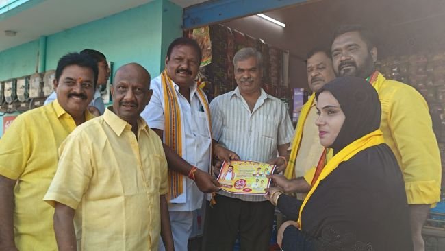 మున్సిపల్ చైర్మన్ అభ్యర్థి రాజ్యలక్ష్మి, కృష్ణమూర్తి గౌడ్ విస్తృత ప్రచారం 