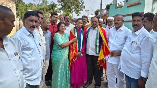 సాఫ్ట్వేర్ ఉద్యోగం నుండి ప్రజాసేవలోకి..  అవకాశం ఇవ్వండి అభివృద్ధి అంటే ఏంటో చూపిస్తా..