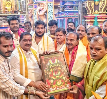 చీర్యాల లక్ష్మీ నృసింహ స్వామి సేవలో ఎంపీ ఈటల రాజేందర్