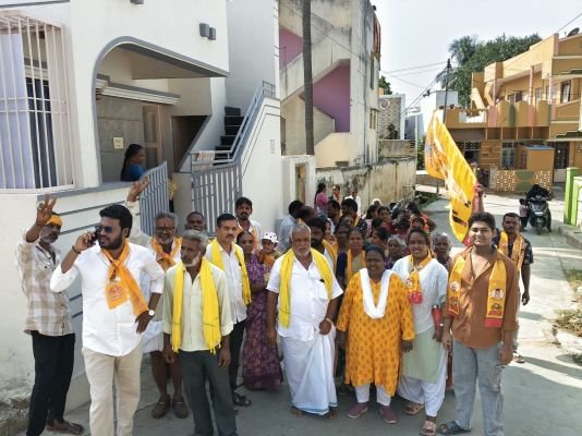 21వ వార్డులో టీడీపీ అభ్యర్థి జీకే మనీ ఇంటింటి ప్రచారం