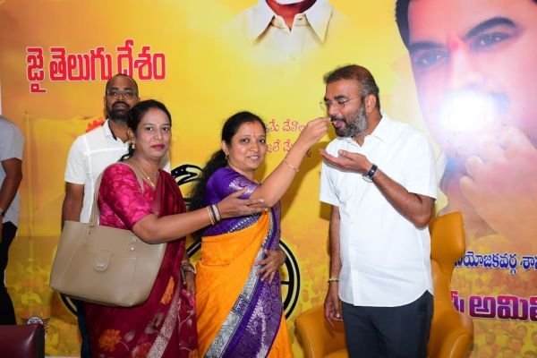 ఘనంగా దేవినేని అవినాష్ జన్మదిన వేడుకలు.