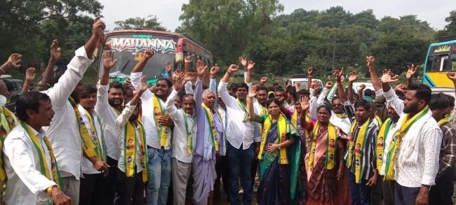 చలో ఇంద్రవెల్లి సభకు కావేటి సబితా మనోహర్ ఆధ్వర్యంలో భారీ కాన్వాయ్