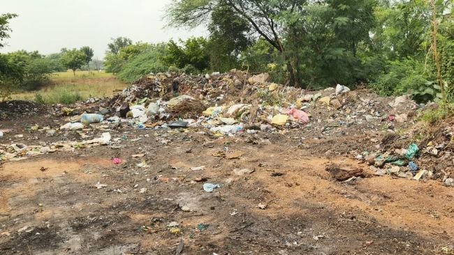 డంపింగ్ యార్డ్‌ను తొలగించాలి - ఎస్సీ కాలనీవాసుల ఆవేదన