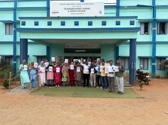 మోడల్ స్కూల్‌ల సమస్యలు పరిష్కరించాలని ఉపాధ్యాయుల నిరసన