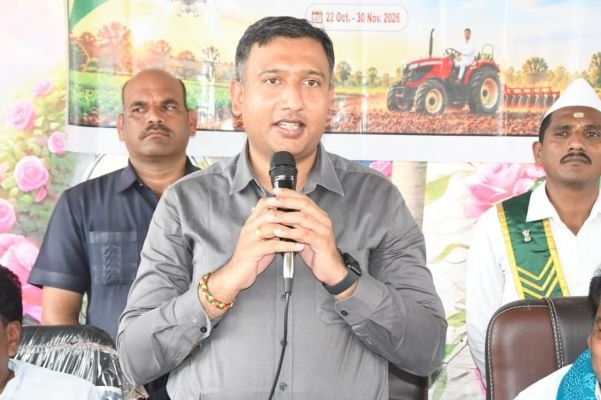 రైతులు ఆధునిక వ్యవసాయ విధానాలని అనుసరించాలి - కలెక్టర్ రాజర్షి షా