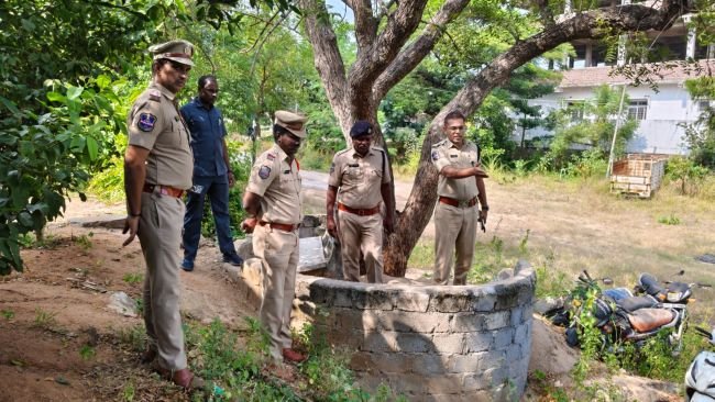 తంగాళ్ళపల్లి పోలీస్ స్టేషన్ ఆకస్మిక తనిఖీ చేసిన జిల్లా ఎస్పీ