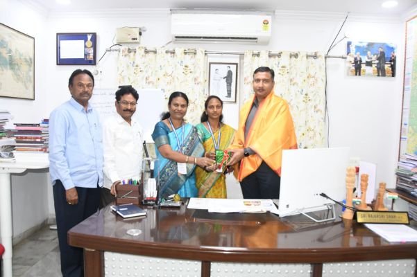 వియత్నాం దేశంలో విద్యా విషయక కార్యక్రమాలను అధ్యయనం చేసిన జిల్లా బృందం