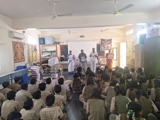 పొగాకు వినియోగానికి దూరంగా ఉండండి.............. హెల్త్ సూపర్వైజర్ కామరాజు