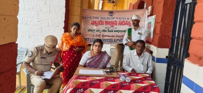 ఖైదీలు సత్ప్రవర్తనతో జీవించాలి: జిల్లా లోక్ అదాలత్ న్యాయమూర్తి పద్మశ్రీ.