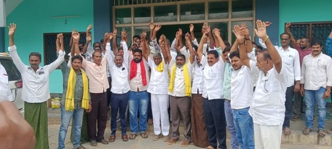 కూటమి పొత్తు ధర్మాన్ని అందరూ పాటించాలి: కొండపల్లి రవి  ### పార్టీలో ఉంటూ నాయకుడిపై దుర్భాషలాడింది ఎవరూ? అసెంబ్లీ ఎన్నికల్లో చిర్రి బాలరాజుకు టికెట్ ఇవ్వొద్దని ధర్నాలు చేసింది ఎవరు? అంటూ ప్రశ్న
