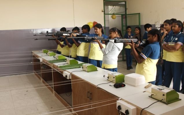 పారమిత హెరిటేజ్ పాఠశాలలో ఎయిర్ రైఫిల్, పిస్టల్ షూటింగ్ అకాడమీ ప్రారంభం