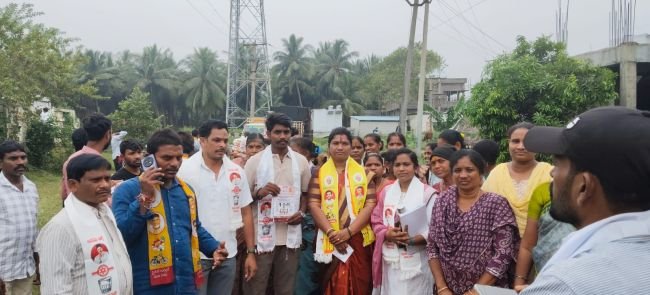 జడ్పిటిసి అభ్యర్థిని వినూత్న ప్రచారం 