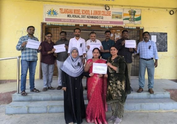 మోడల్ స్కూల్ టీచర్ల సమస్యలు పరిష్కరించాలి 