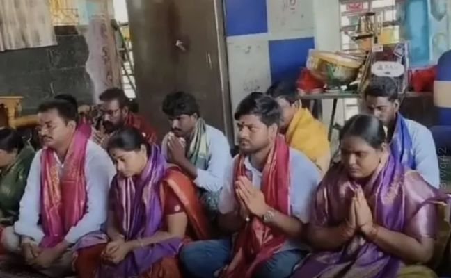     ఎన్నికల విజయం అనంతరం - అమ్మవారి సన్నిధిలో నేతల సందడి