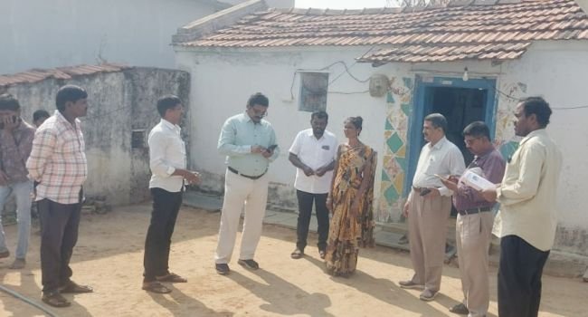 గ్రామాభివృద్ధి పనులపై ట్రైనీ కలెక్టర్ పరిశీలన