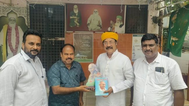 డా.ఖలీల్ బాబు కు మహాత్మా గాంధీ స్మారక పురస్కారం ప్రదానం 