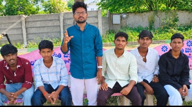 ఆత్మకూరు నుండి వివిధ ప్రాంతాలకు బస్సులు నడపాలి.