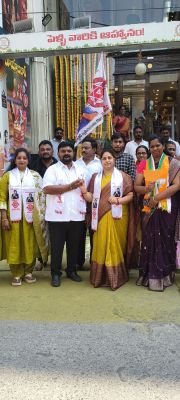 17వ డివిజన్‌లో భవాని రవికుమార్ విస్తృత ప్రచారం..  గాజు గ్లాస్ గుర్తుకు ఓటు వేసి గెలిపించాలని ఓటర్లకు విజ్ఞప్తి