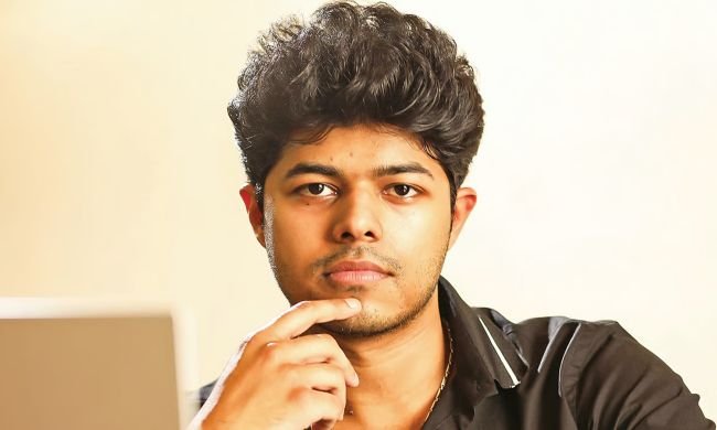 నా పేరిట ఉన్నవన్నీ ఫేక్ ఖాతాలే.. సోషల్ మీడియా ఐడీలపై విజయ్ తనయుడు జేసన్ సంజయ్ క్లారిటీ!