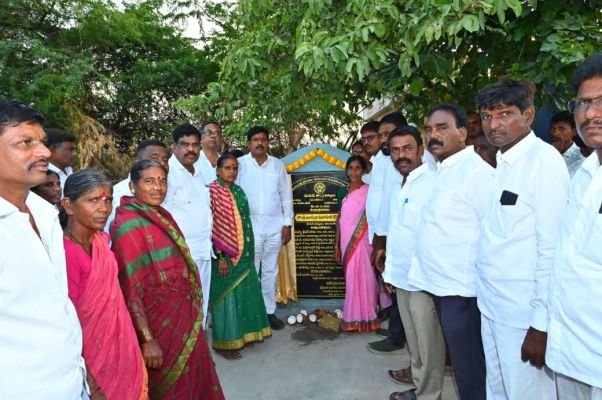 నవల్గ అభివృద్ధికి రూ.57 లక్షలు.. 943 మందికి స్మార్ట్ రేషన్ కార్డుల పంపిణీ: ఎమ్మెల్యే బుయ్యని మనోహర్ రెడ్డి