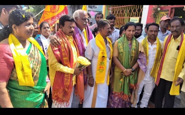 40వ వార్డులో కార్పొరేటర్ గుణశేఖర్ సుడిగాలి పర్యటన  - చివరి రోజు గ్రూలింగ్స్ పేట -  ఎంజీఆర్ వీధిలో విస్తృత ప్రచారం -  మేయర్ గా హేమలతకు మద్దతు