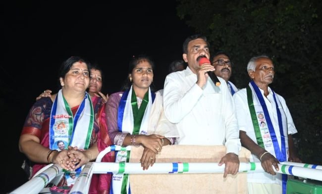 మండల పీఠం ఇస్తే కార్యాలయం అమ్మేస్తారు - ఎన్నికల ప్రచారంలో నిప్పులు జరిగిన రాష్ట్ర మాజీ మంత్రి కాకాణి.