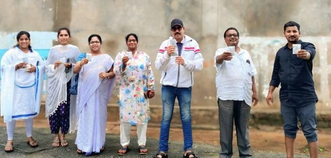 వరద ముంపు గ్రామాల్లో వైద్య బృందం పర్యటన