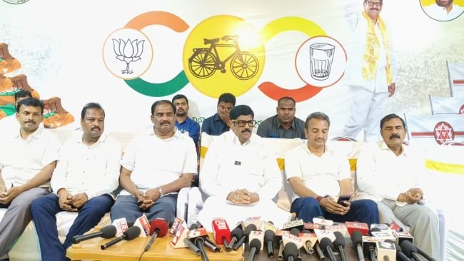 కూటమి అభివృద్ధి సంక్షేమం ప్రజలు గుర్తించాలి --ప్రతిపక్ష నేతల దోపిడీ అభివృద్ధి నిరోధకం గురించి గమనించాలి 