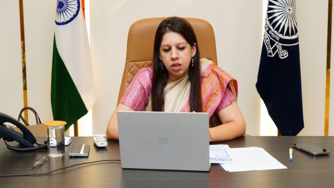  జడ్పీటీసీ, ఎంపీటీసీ ఎన్నికల పై వీడియో కాన్ఫరెన్స్ నిర్వహించిన జిల్లా కలెక్టర్ కృతిక శుక్ల