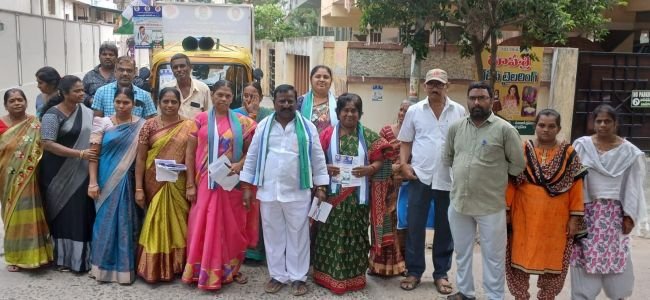 మున్సిపల్‌ ఎన్నికల ప్రచారాలతో తెనాలి పట్టణం శుక్రవారం హోరెత్తింది.