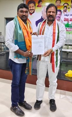 --సేవా కార్యక్రమాలకు గుర్తింపు.. కాంగ్రెస్‌లో కీలక పదవి!  --జిల్లా వాణిజ్య విభాగ అధ్యక్షుడిగా గ్రంధి ప్రవీణ్ కుమార్ నియామకం