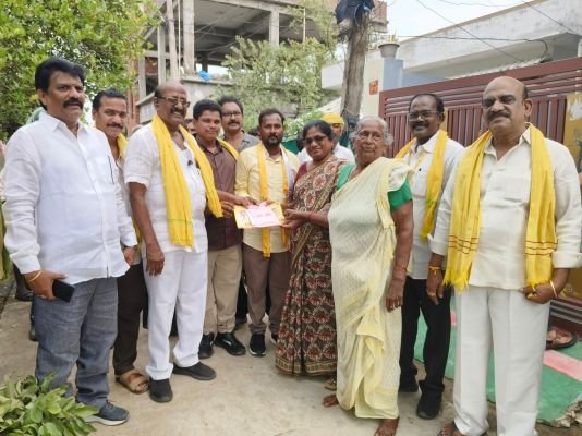 ఉయ్యూరులో మూడు వార్డుల్లో కూటమి నేతల ప్రచారం