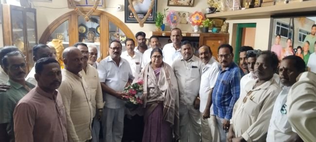 మాజీ ఎమ్మెల్యే గుండ లక్ష్మీదేవికి కృతజ్ఞతలు తెలిపిన వైసీపీ నాయకులు