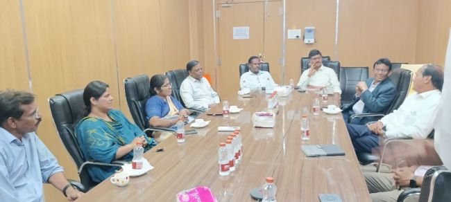 పాలమూరు బయోసైన్స్ ను సందర్శించిన వీసీ 