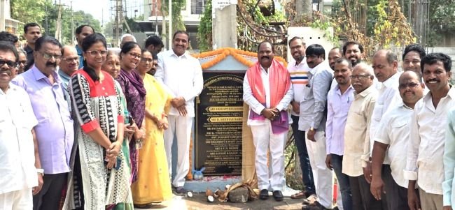 రూ.4.63 కోట్లతో అభివృద్ధి పనులకు..... ఎమ్మెల్యే గాంధీ,మాజీ కార్పొరేటర్ రాగం  శంకుస్థాపన