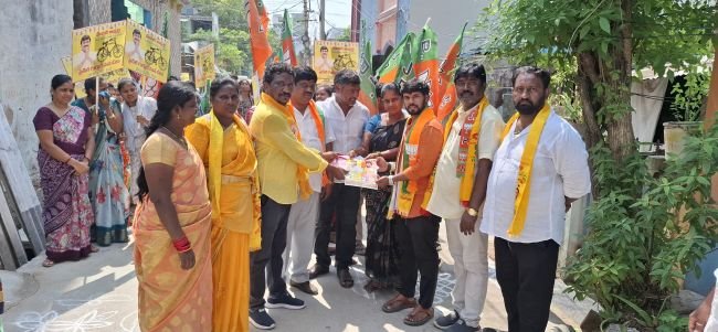 త్రాగునీటి సమస్య పరిష్కారమే నా లక్ష్యం  -62వ డివిజన్ ప్రచారంలో పార్థసారథి హామీ