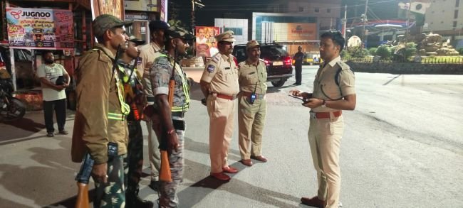 అర్ధరాత్రి వేళ నిఘా మరింత పటిష్టం : జిల్లా ఎస్పీ