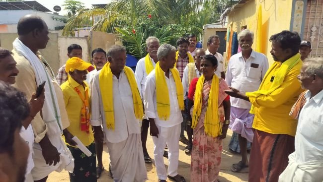 కుందుర్పి లో ప్రచారం లో దూసుకుపోతున్న తెలుగుదేశం పార్టీ.